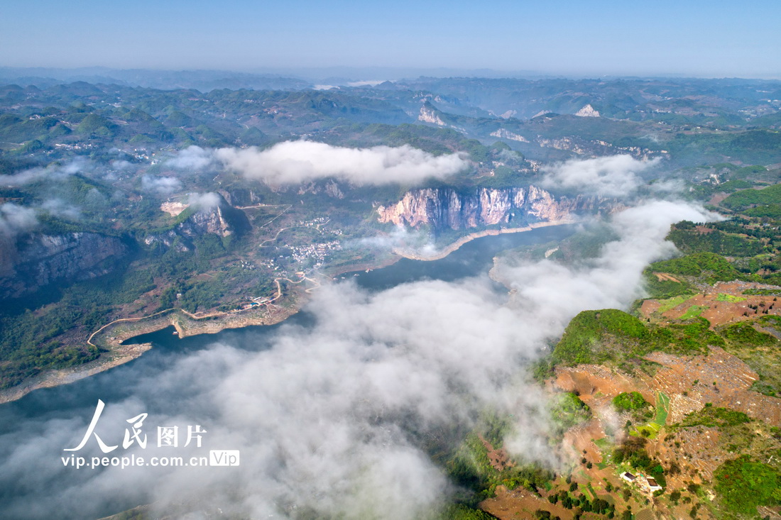 2022年4月3日拍攝的貴州省黔西市新仁苗族鄉(xiāng)境內(nèi)的烏江一級支流六沖河。